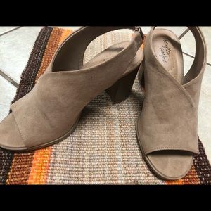 Tan wedges
